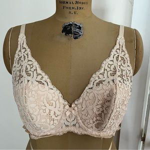 2/$20 Victoria’s Secret Body by Victoria Lined Demi Bra